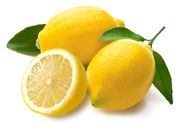 С помощью лимона можно отмыть зеленку с кожи