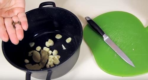 Простой рецепт маринования грибов. Маринованные шампиньоны быстрого приготовления – 6 рецептов в домашних условиях
