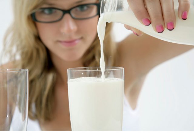 Фото на тему «Почему нельзя пить сырое молоко?»