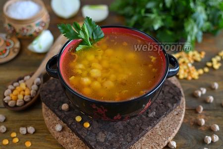 Фото рецепта Гороховый суп с беконом и нутом