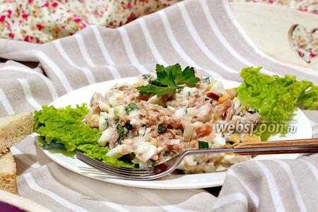 Фото рецепта Салат с тунцом и кукурузой