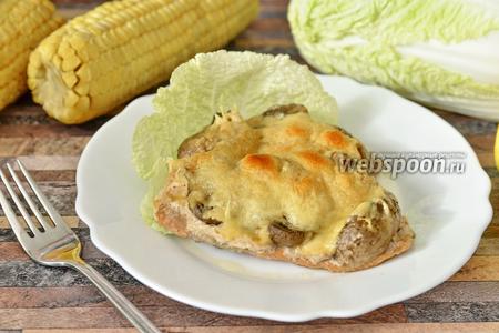 Фото рецепта Горбуша с грибами и сыром в духовке