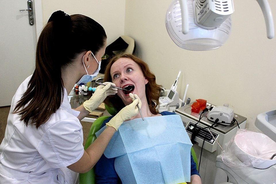 Местная анестезия используется со время приема у стоматолога, а также при косметических процедурах. Фото: Дарья МИТРОФАНОВА