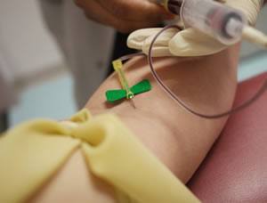 Получение крови из локтевой вены для анализа на уровень гормонов