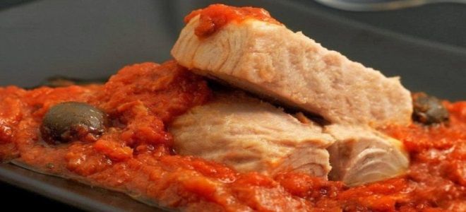 тунец в томатном соусе